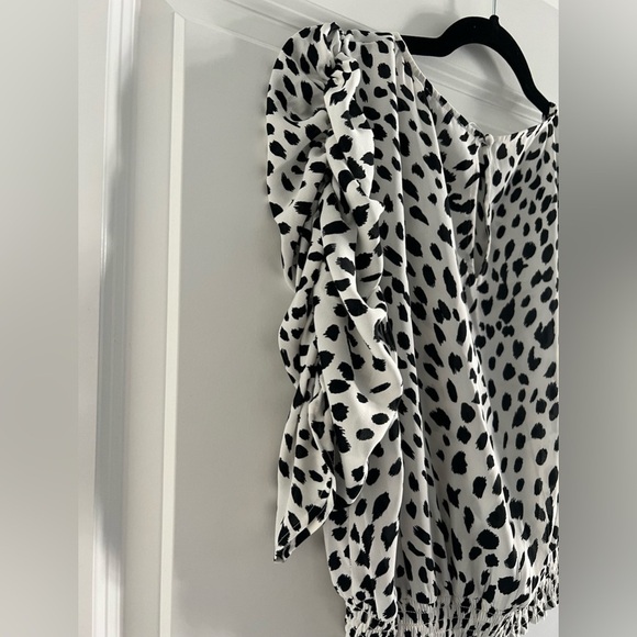 Express Animal print  top with scrunched up sleeves - Picture 3 of 3